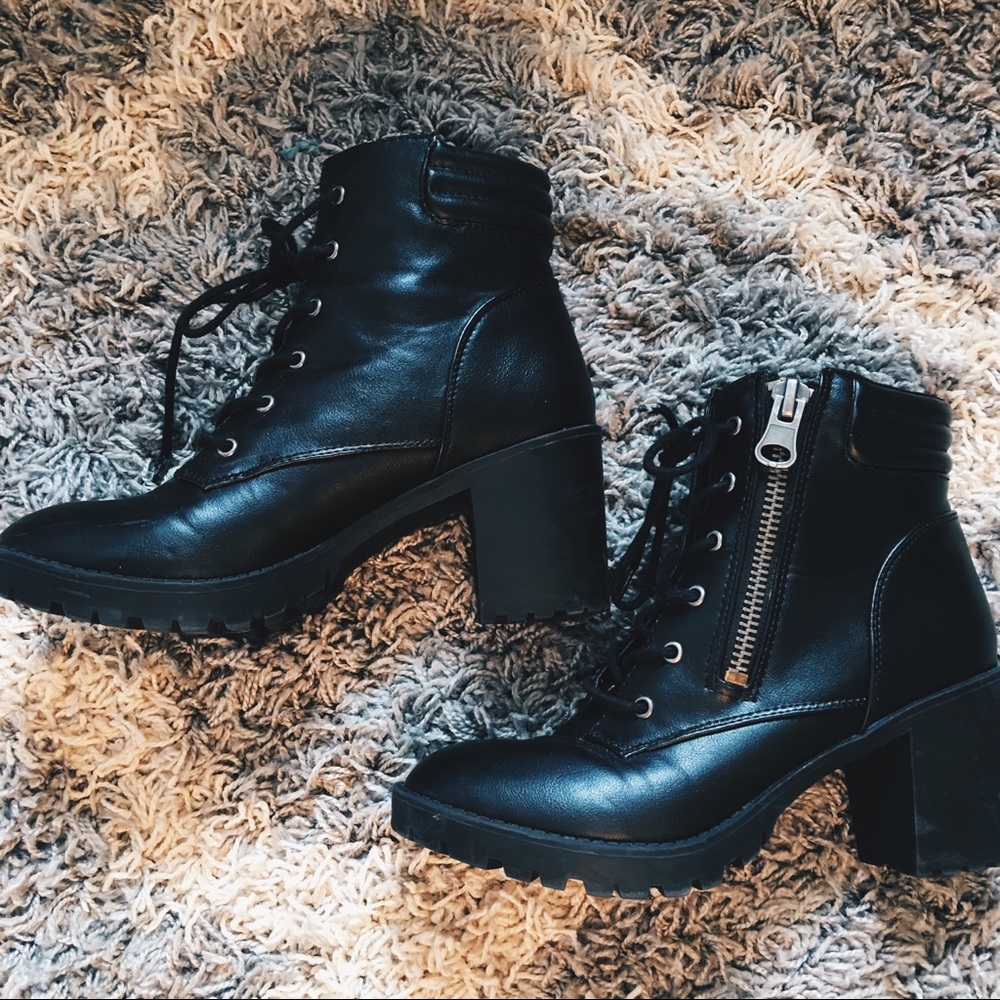 Steve Madden booties🖤